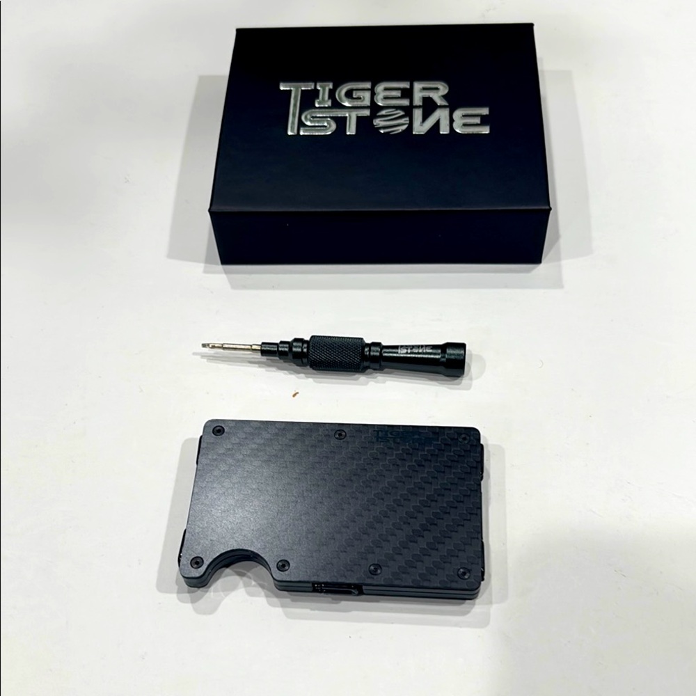 Tiger Stone Black Carbon Fiber Wallet